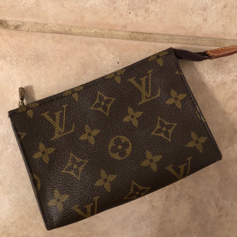 Authentic Louis Vuitton Toiletry 15 Canvas Pouch